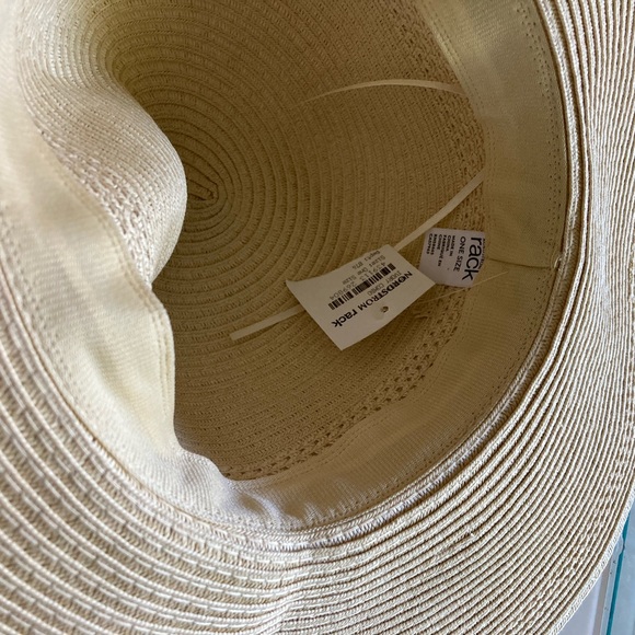 Straw hat - Picture 3 of 5